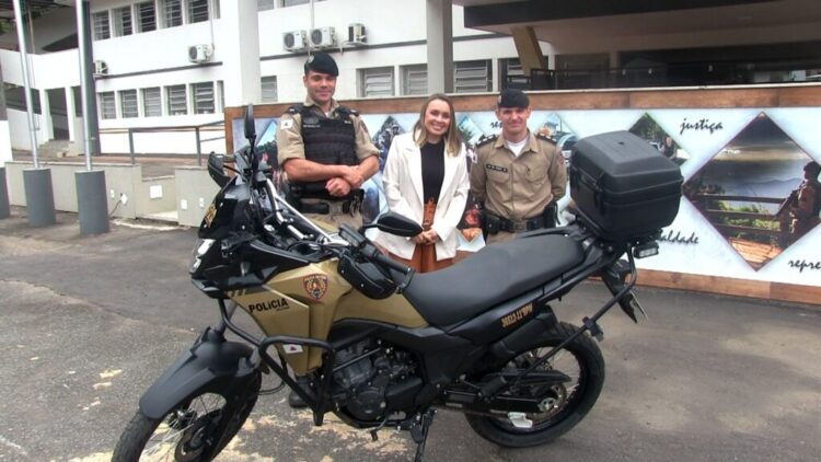 Deputado Eros Biondini destina viatura à PM de Manhuaçu