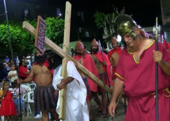 EMOÇÃO E FÉ MARCAM A PAIXÃO DE CRISTO EM SÃO SEBASTIÃO DO SACRAMENTO